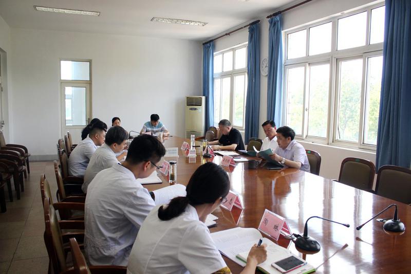 市人民醫(yī)院黨委召開“講忠誠、嚴(yán)紀(jì)律、立政德”專題警示教育民主生活會.JPG