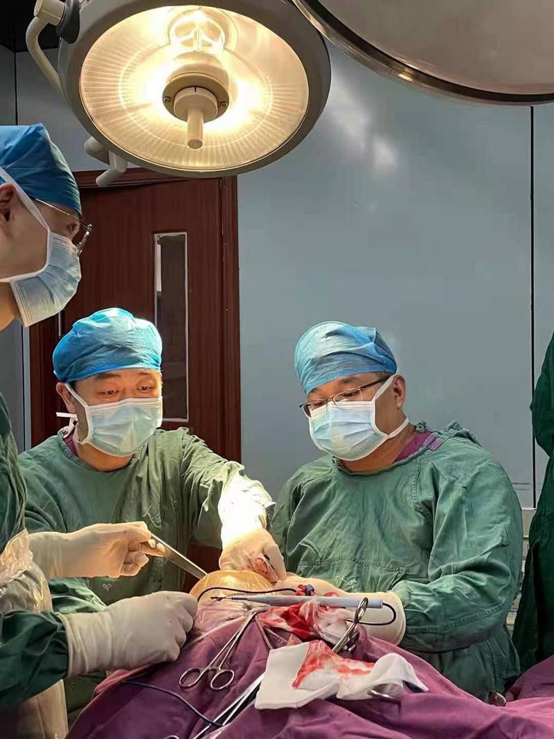 保膝手術(shù).jpg 保膝手術(shù).jpg